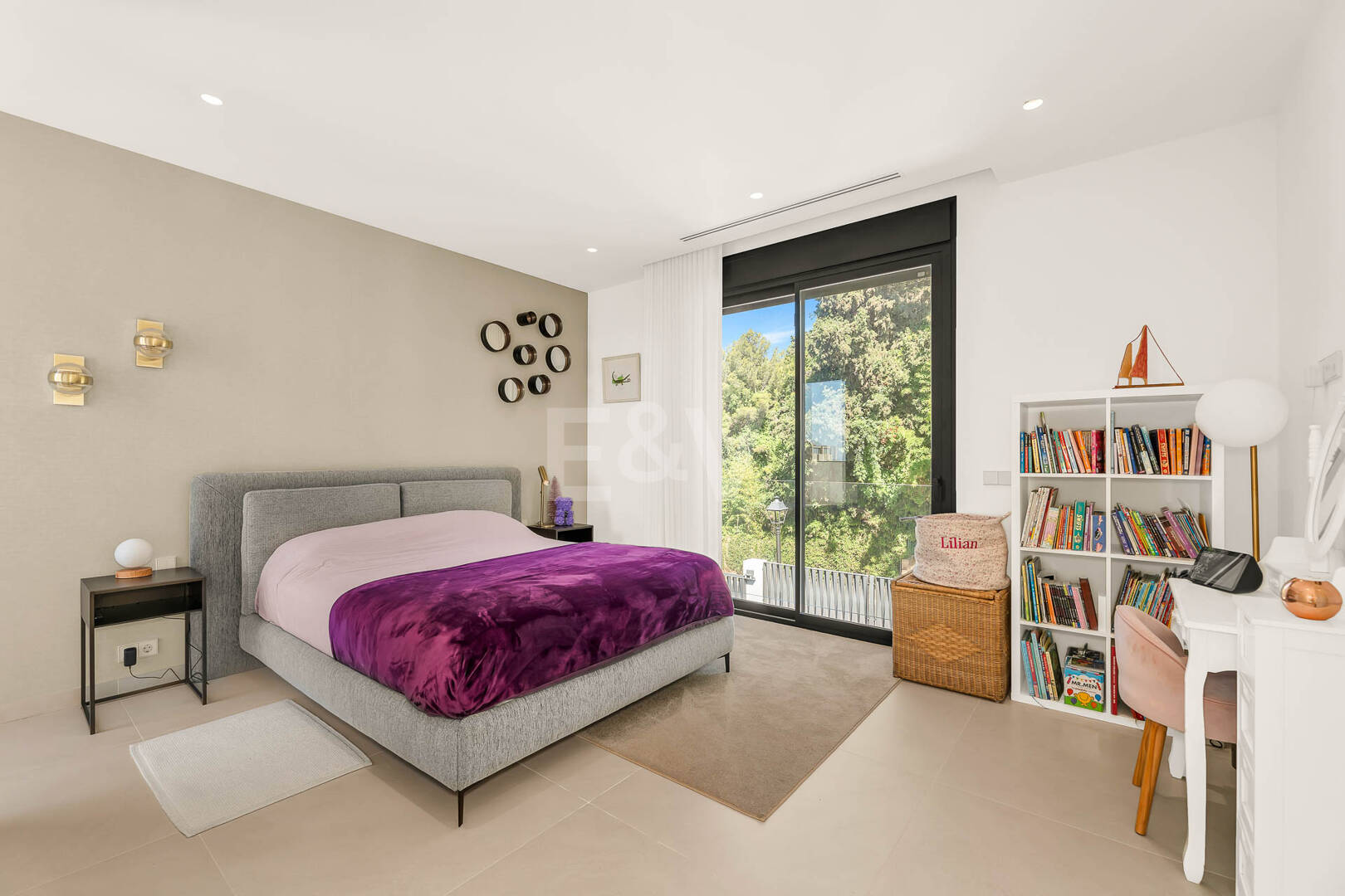 Elegancka, nowoczesna willa w Cascada de Camoján z panoramicznym widokiem na morze