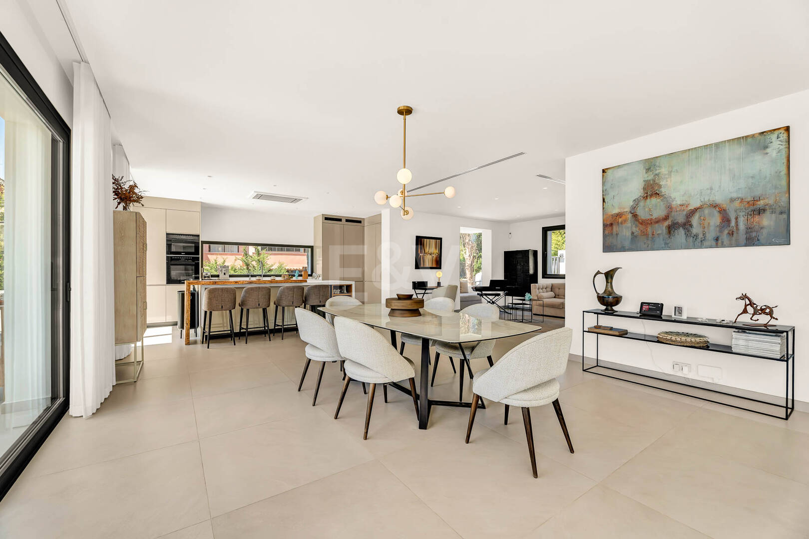 Elegante Zeitgenössische Villa in Cascada de Camoján mit Panoramablick auf das Meer