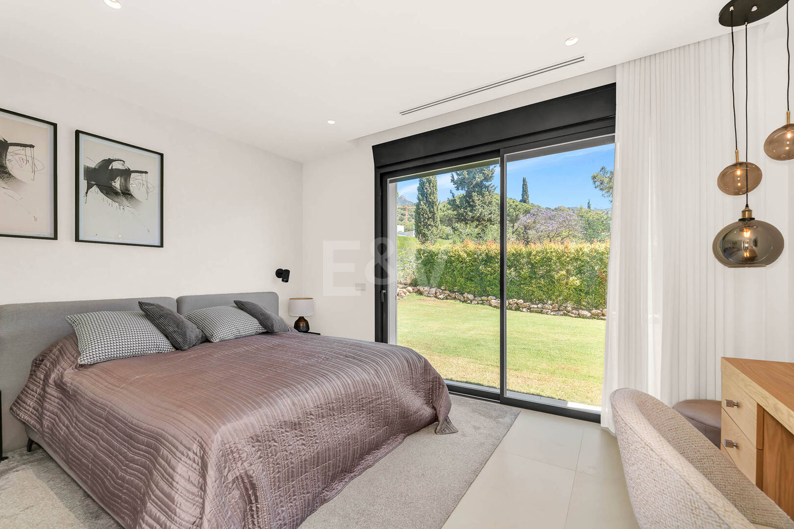 Elegancka, nowoczesna willa w Cascada de Camoján z panoramicznym widokiem na morze