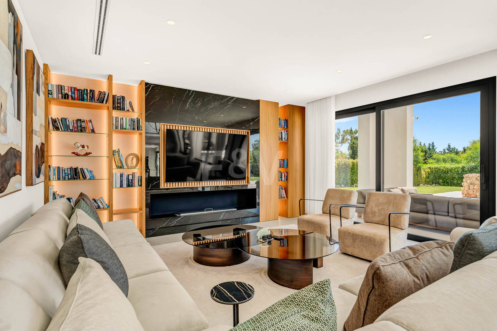 Elegancka, nowoczesna willa w Cascada de Camoján z panoramicznym widokiem na morze