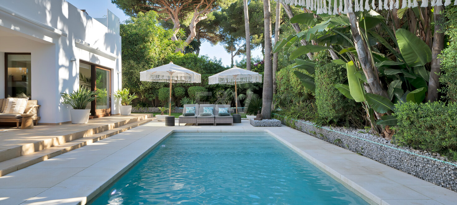 Villa in Marbesa – A Coastal Oasis Near Marbella: