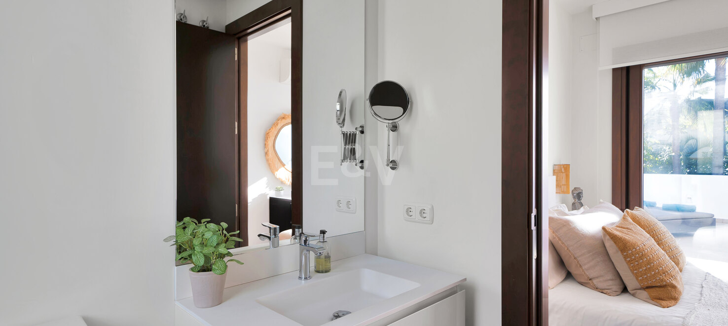 Villa in Marbesa – A Coastal Oasis Near Marbella: