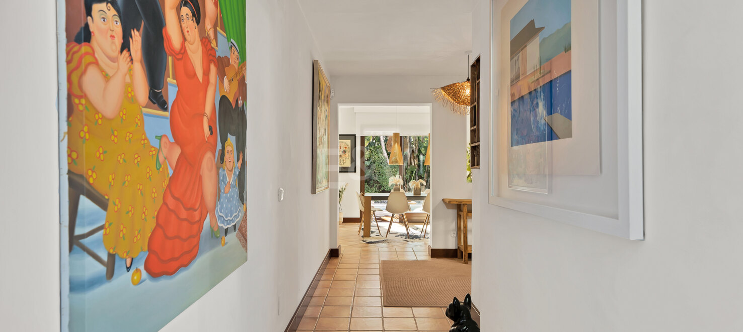 Villa in Marbesa – A Coastal Oasis Near Marbella: