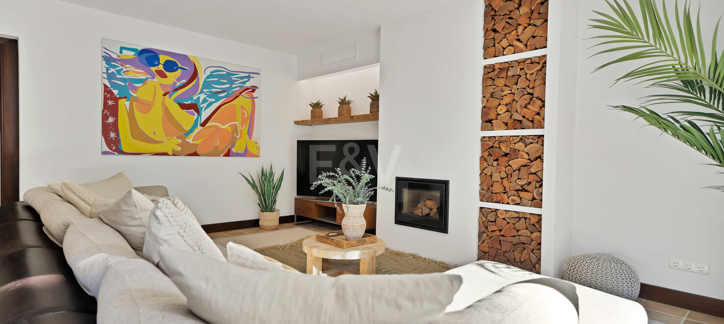 Villa in Marbesa – A Coastal Oasis Near Marbella: