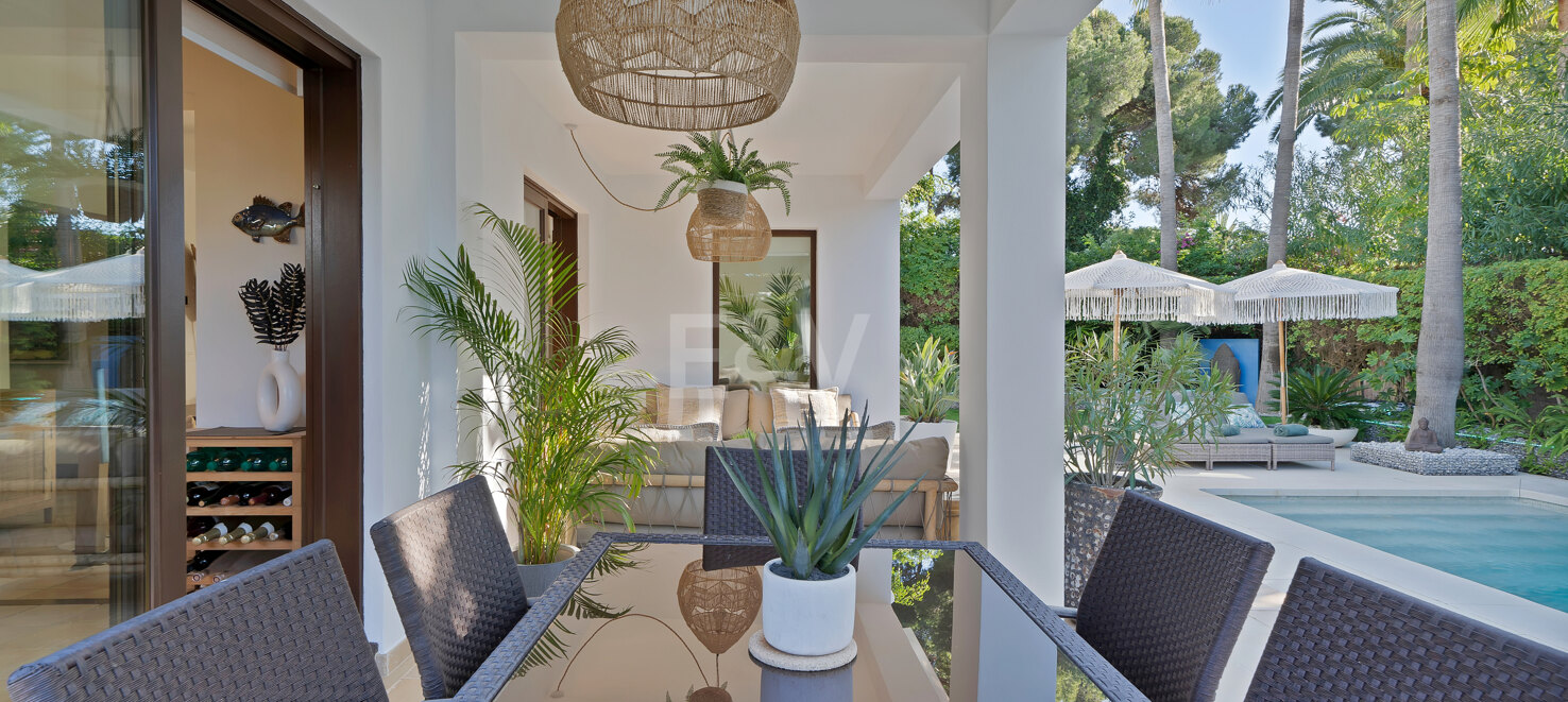 Villa in Marbesa – A Coastal Oasis Near Marbella: