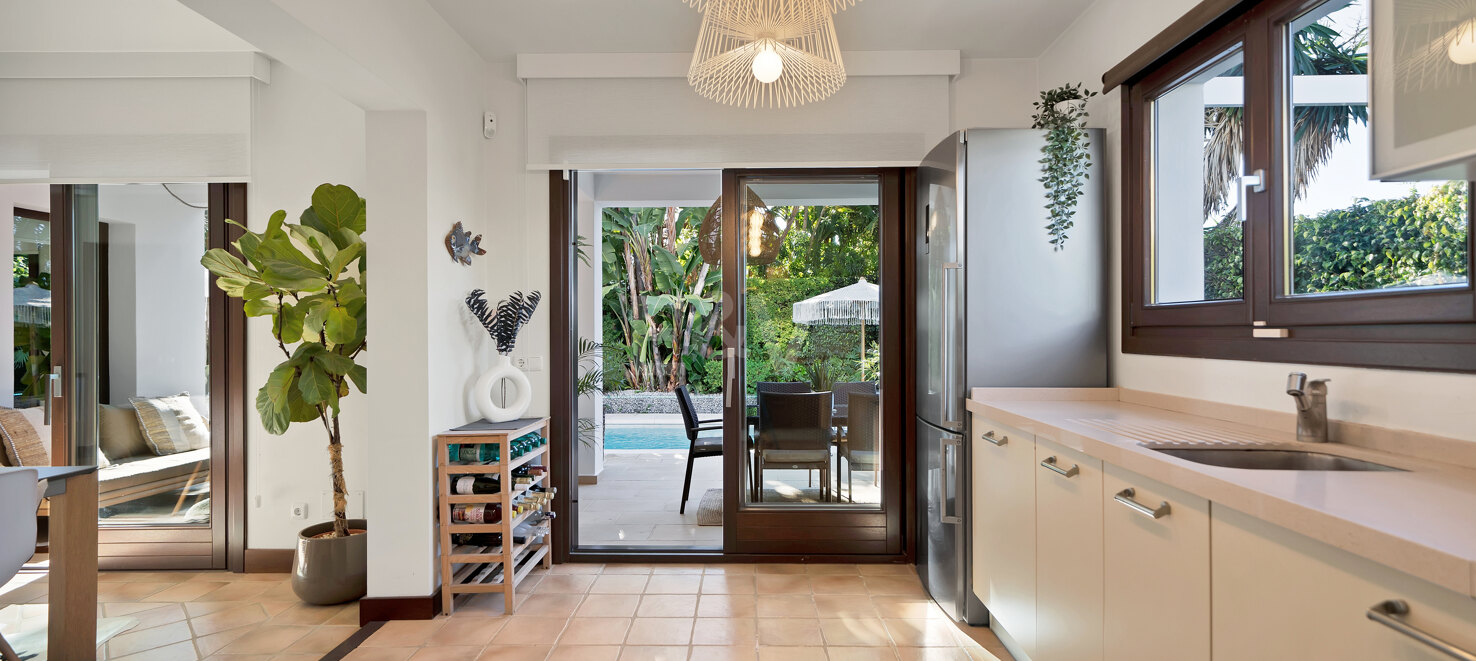 Villa in Marbesa – A Coastal Oasis Near Marbella: