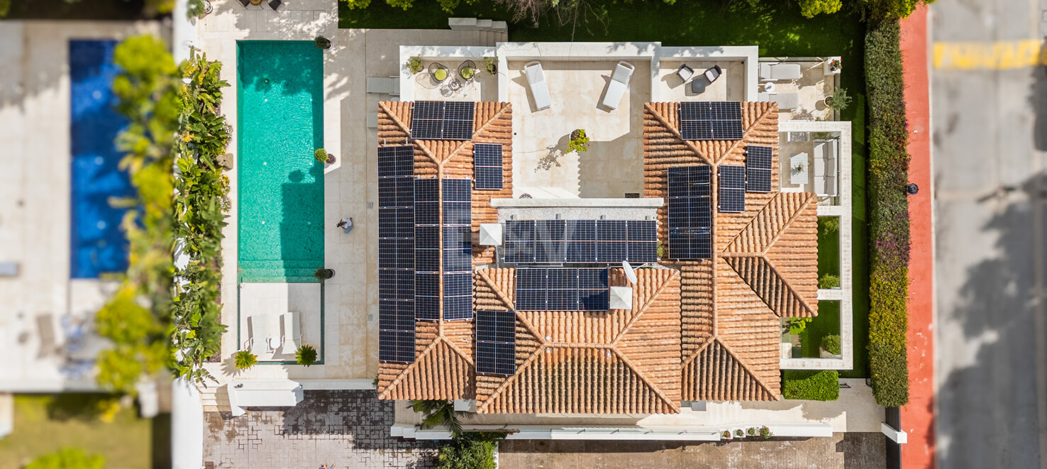 Elegante moderne Villa nahe dem Strand