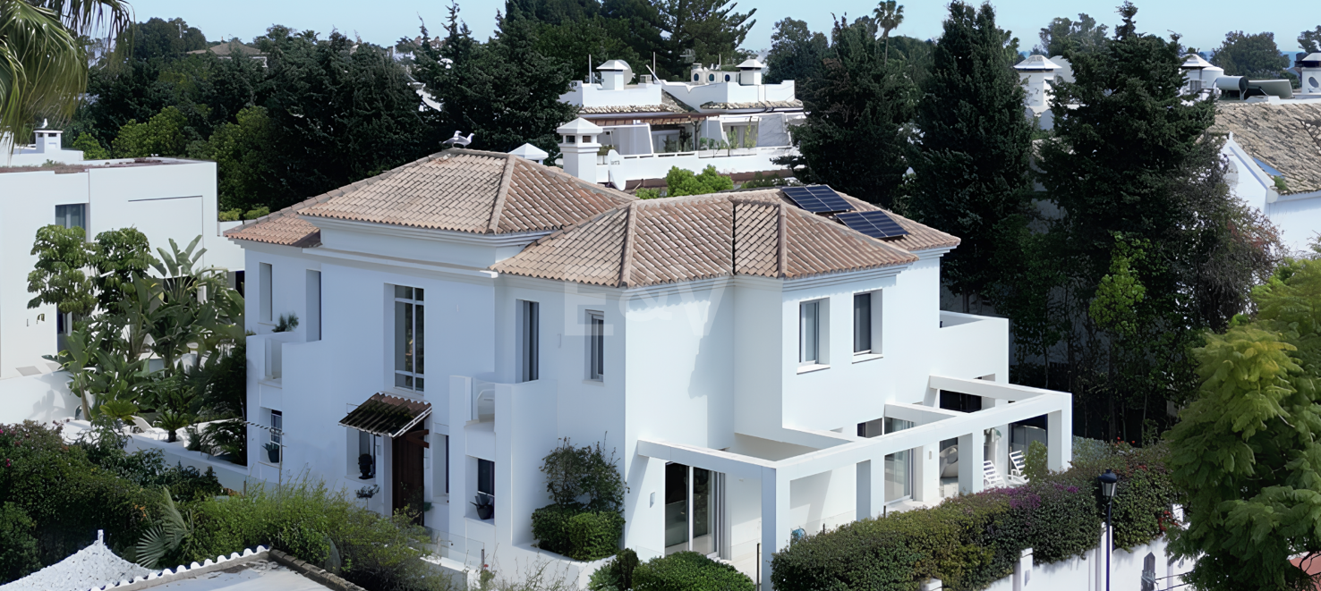 Elegante moderne Villa nahe dem Strand