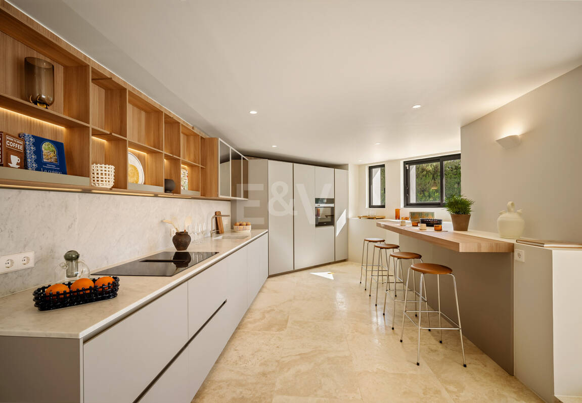 Utsökt Medelhavet Villa i hjärtat av Nueva Andalucía