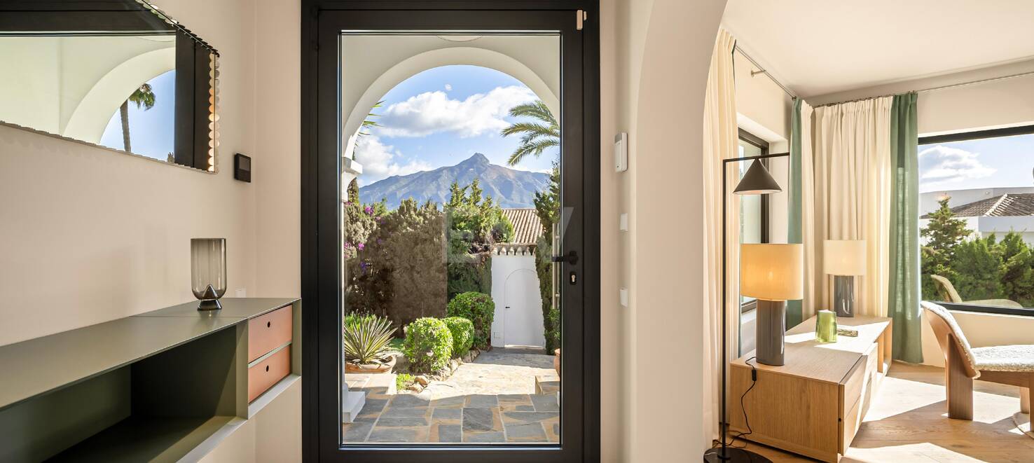 Utsökt Medelhavet Villa i hjärtat av Nueva Andalucía