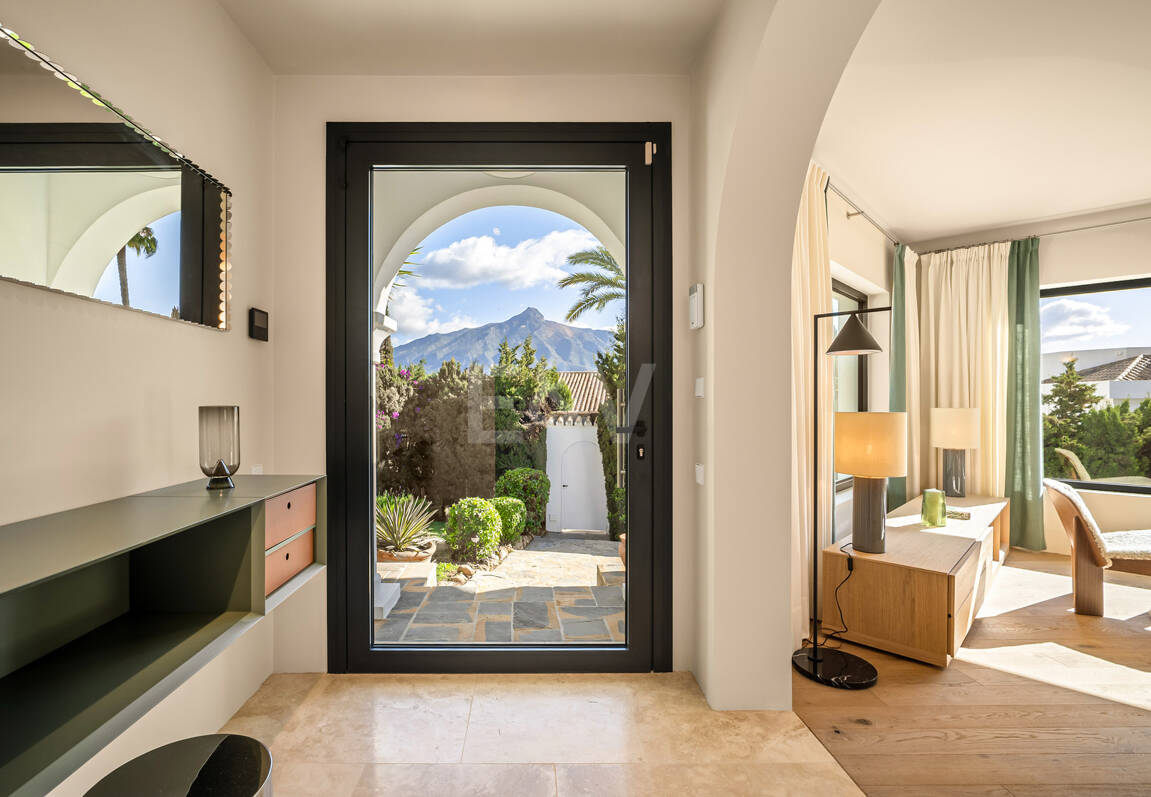 Utsökt Medelhavet Villa i hjärtat av Nueva Andalucía