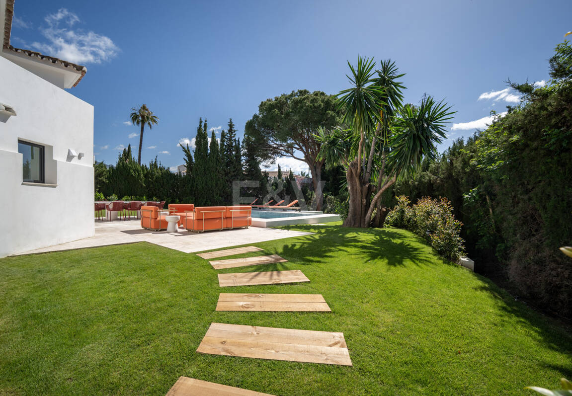 Utsökt Medelhavet Villa i hjärtat av Nueva Andalucía