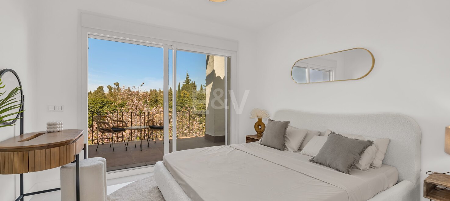 Maison de ville de Corner sophistiquée à Altos de Puente Romano – Marbella