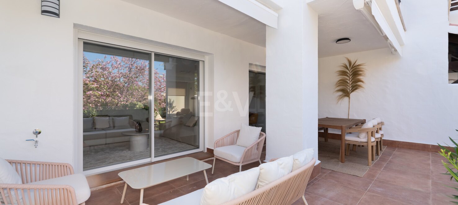 Maison de ville de Corner sophistiquée à Altos de Puente Romano – Marbella