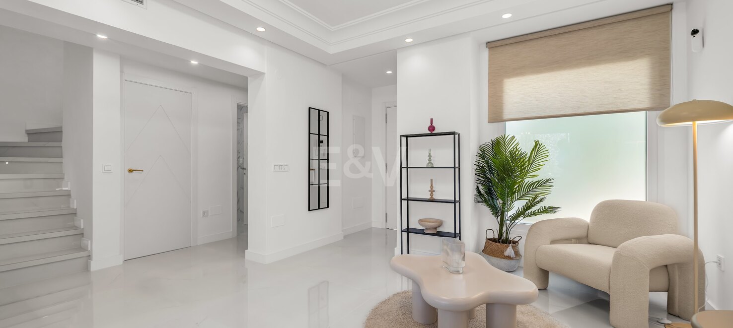 Maison de ville de Corner sophistiquée à Altos de Puente Romano – Marbella
