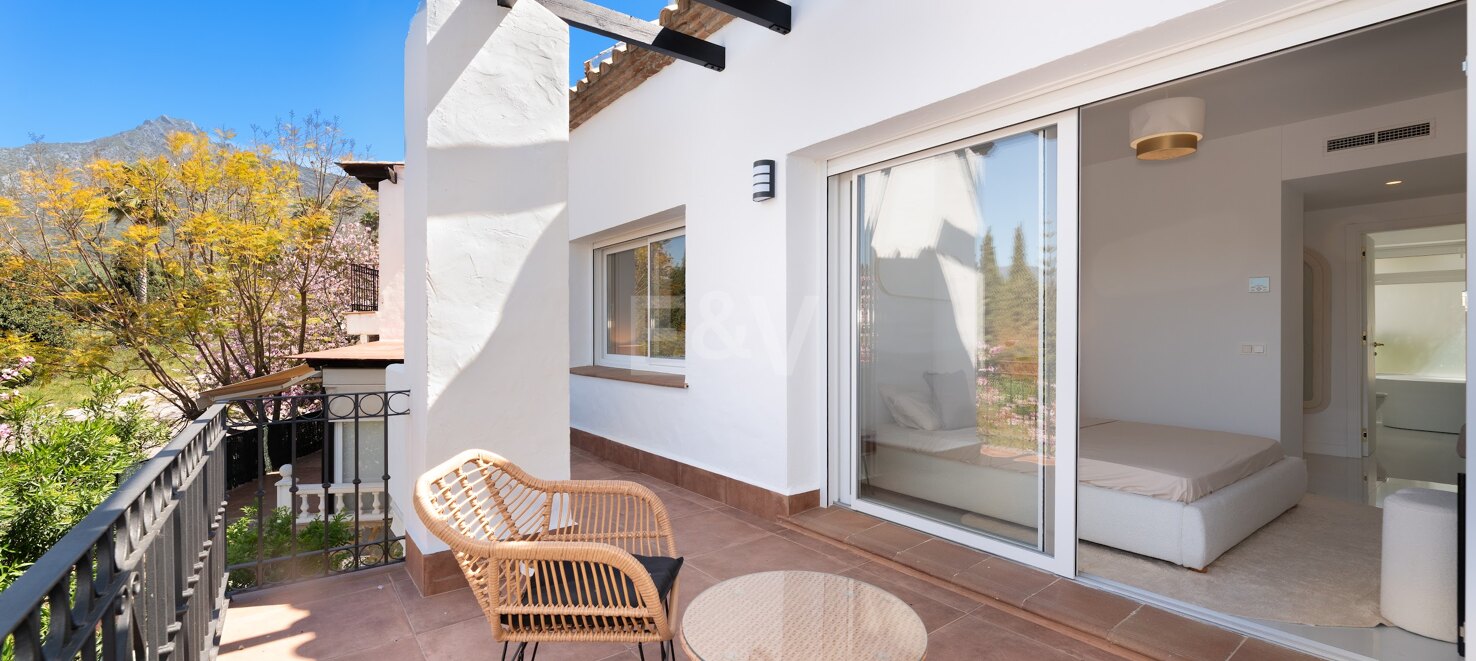 Maison de ville de Corner sophistiquée à Altos de Puente Romano – Marbella