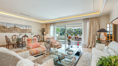 Zeitloses Apartment in einem luxuriösen Komplex in Puerto Banús