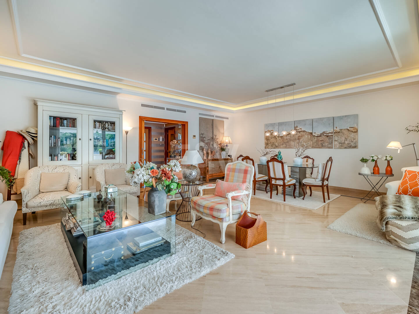 Zeitloses Apartment in einem luxuriösen Komplex in Puerto Banús