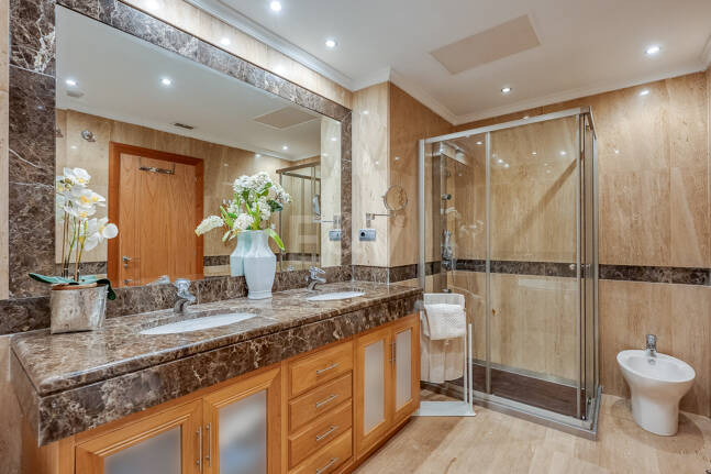 Zeitloses Apartment in einem luxuriösen Komplex in Puerto Banús