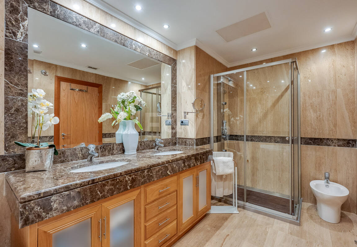 Zeitloses Apartment in einem luxuriösen Komplex in Puerto Banús