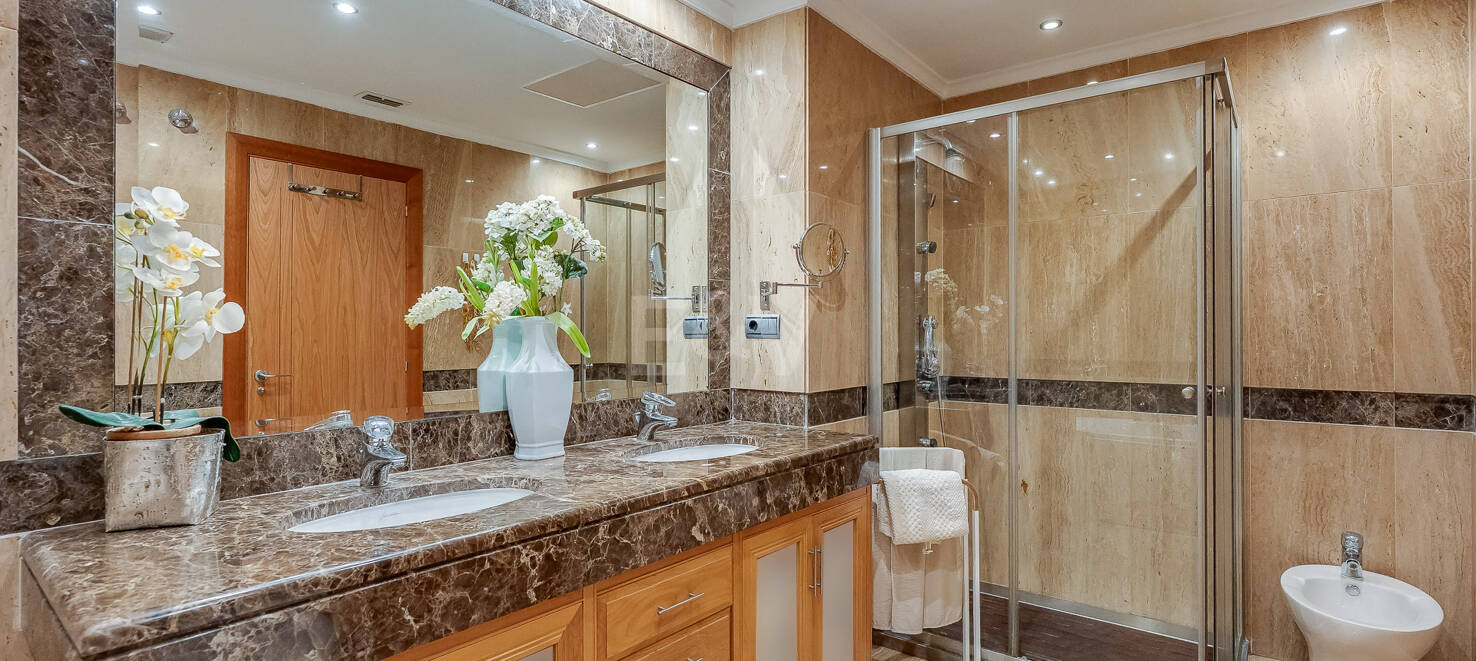 Appartement intemporel dans un complexe luxueux à Puerto Banús