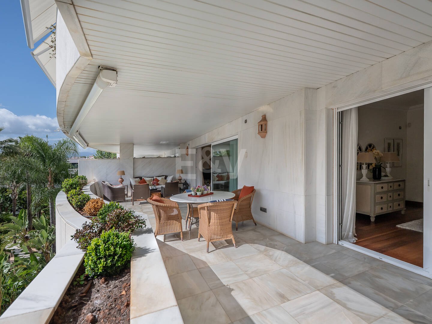 Zeitloses Apartment in einem luxuriösen Komplex in Puerto Banús