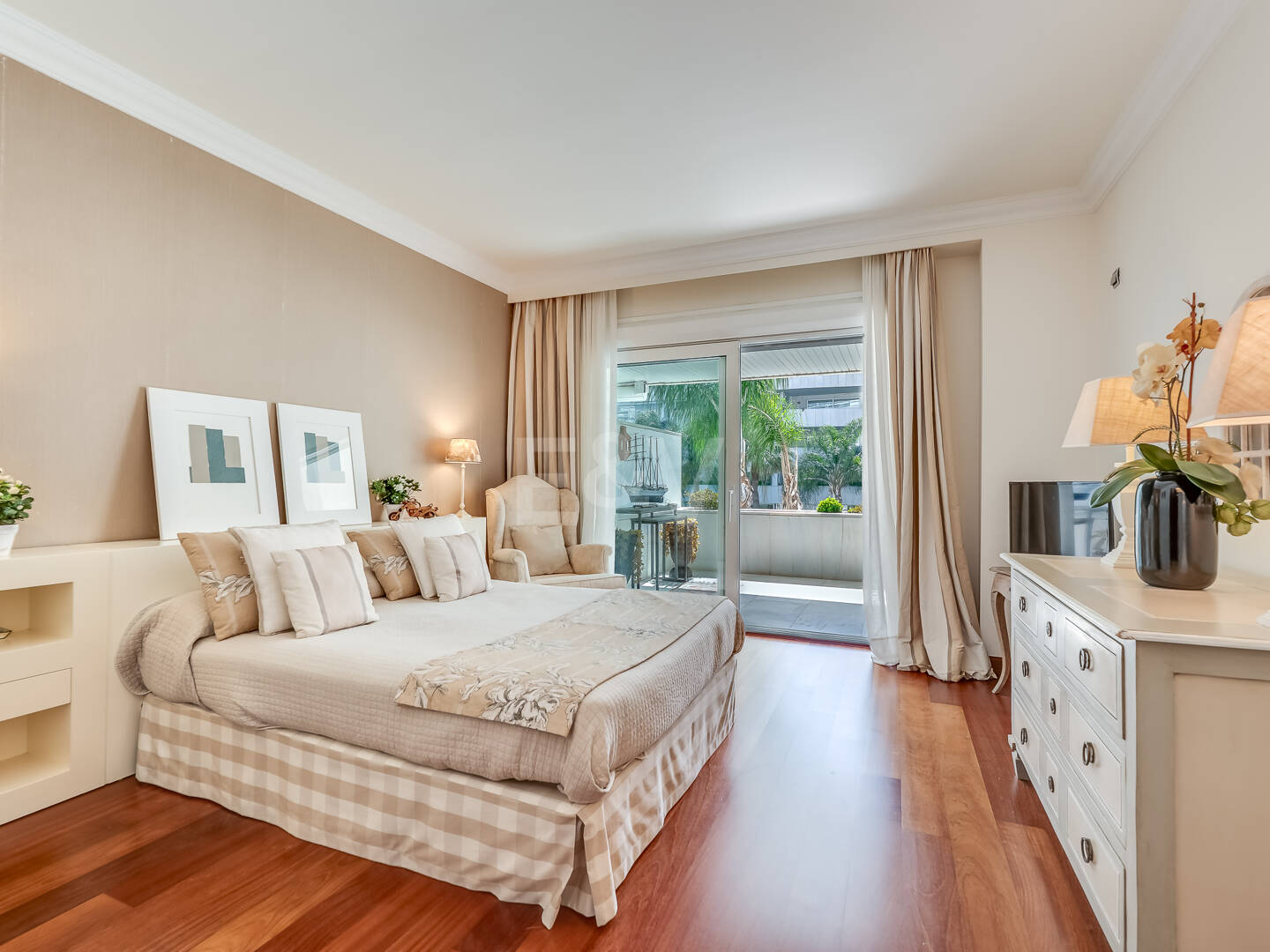 Zeitloses Apartment in einem luxuriösen Komplex in Puerto Banús