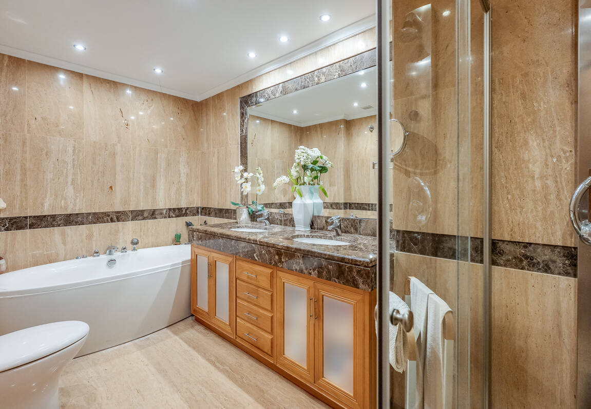 Zeitloses Apartment in einem luxuriösen Komplex in Puerto Banús