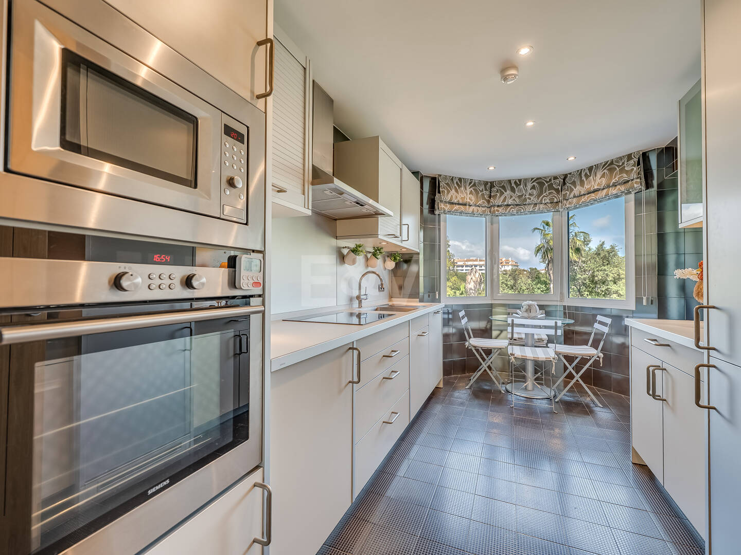 Appartement intemporel dans un complexe luxueux à Puerto Banús