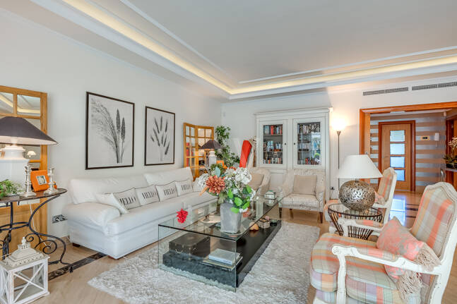 Zeitloses Apartment in einem luxuriösen Komplex in Puerto Banús