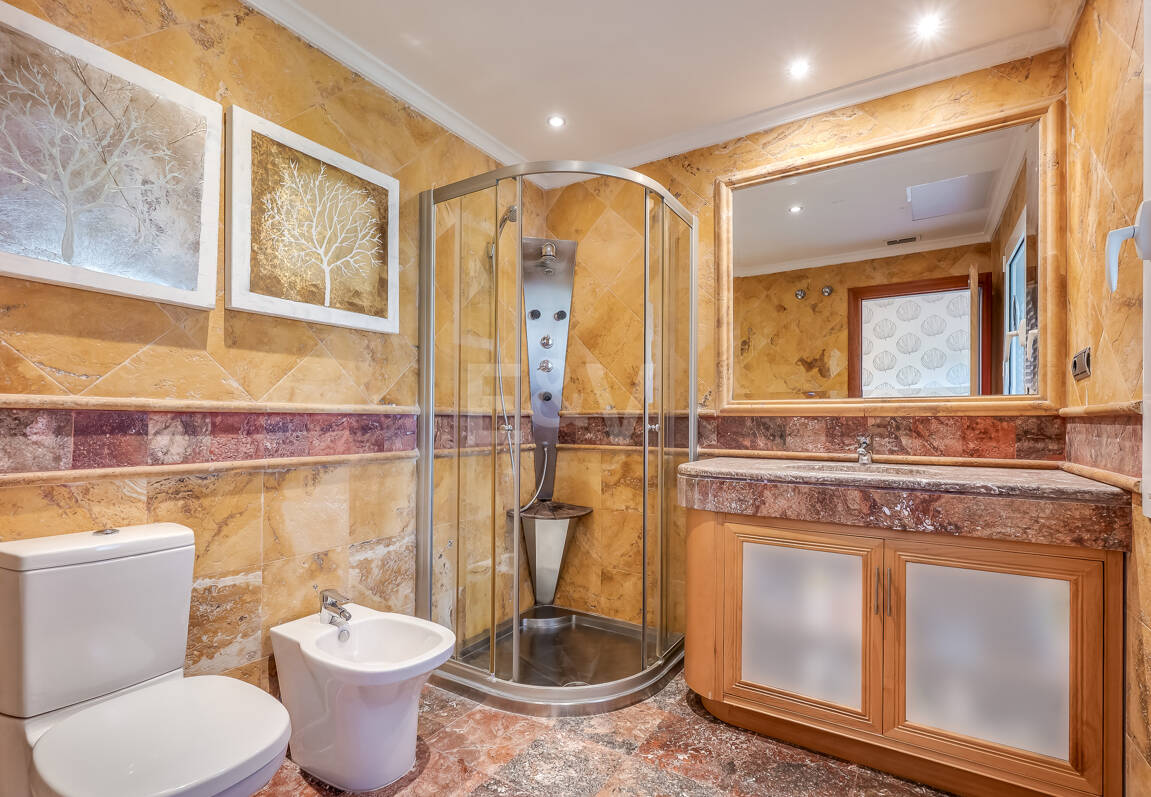 Zeitloses Apartment in einem luxuriösen Komplex in Puerto Banús