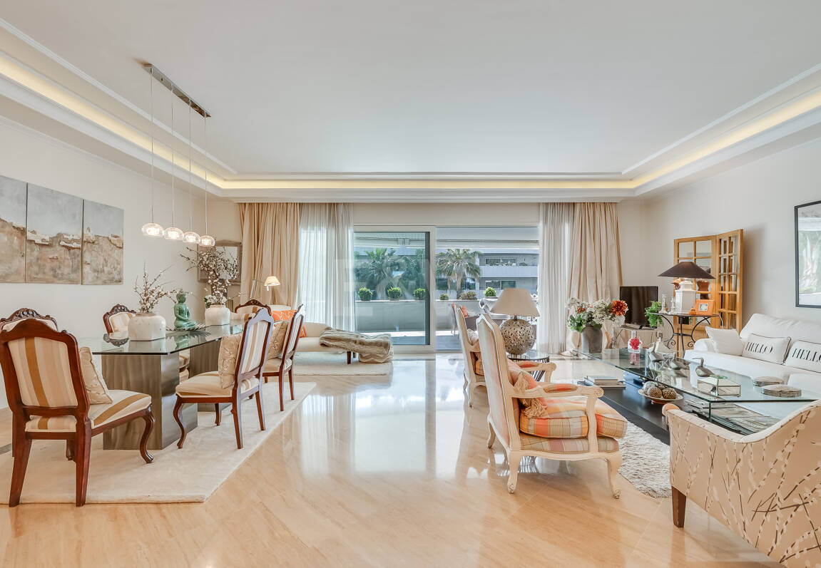 Zeitloses Apartment in einem luxuriösen Komplex in Puerto Banús