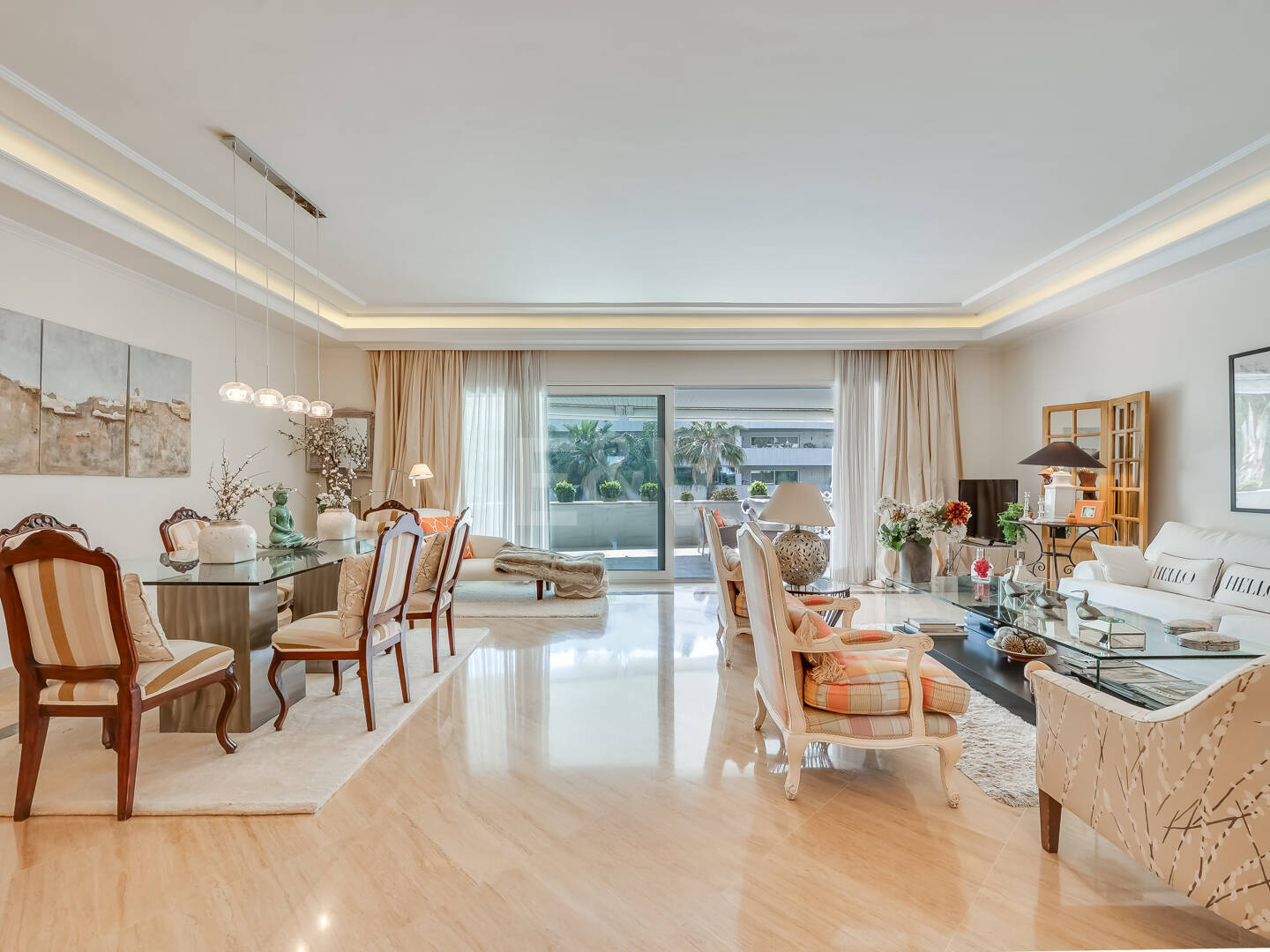 Zeitloses Apartment in einem luxuriösen Komplex in Puerto Banús