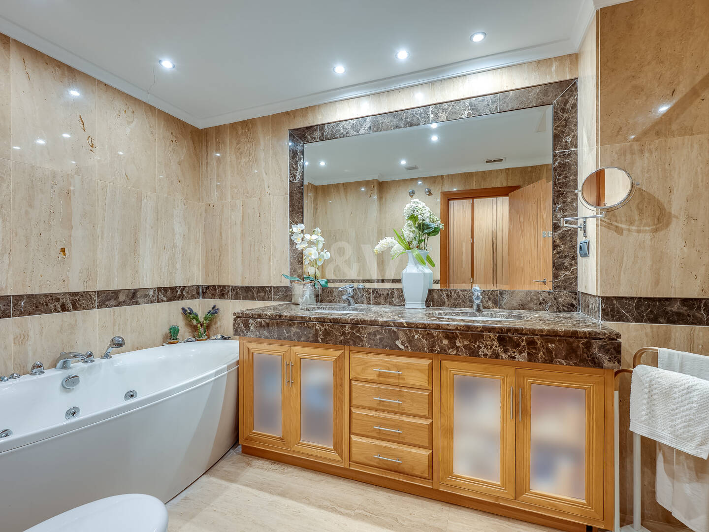 Zeitloses Apartment in einem luxuriösen Komplex in Puerto Banús