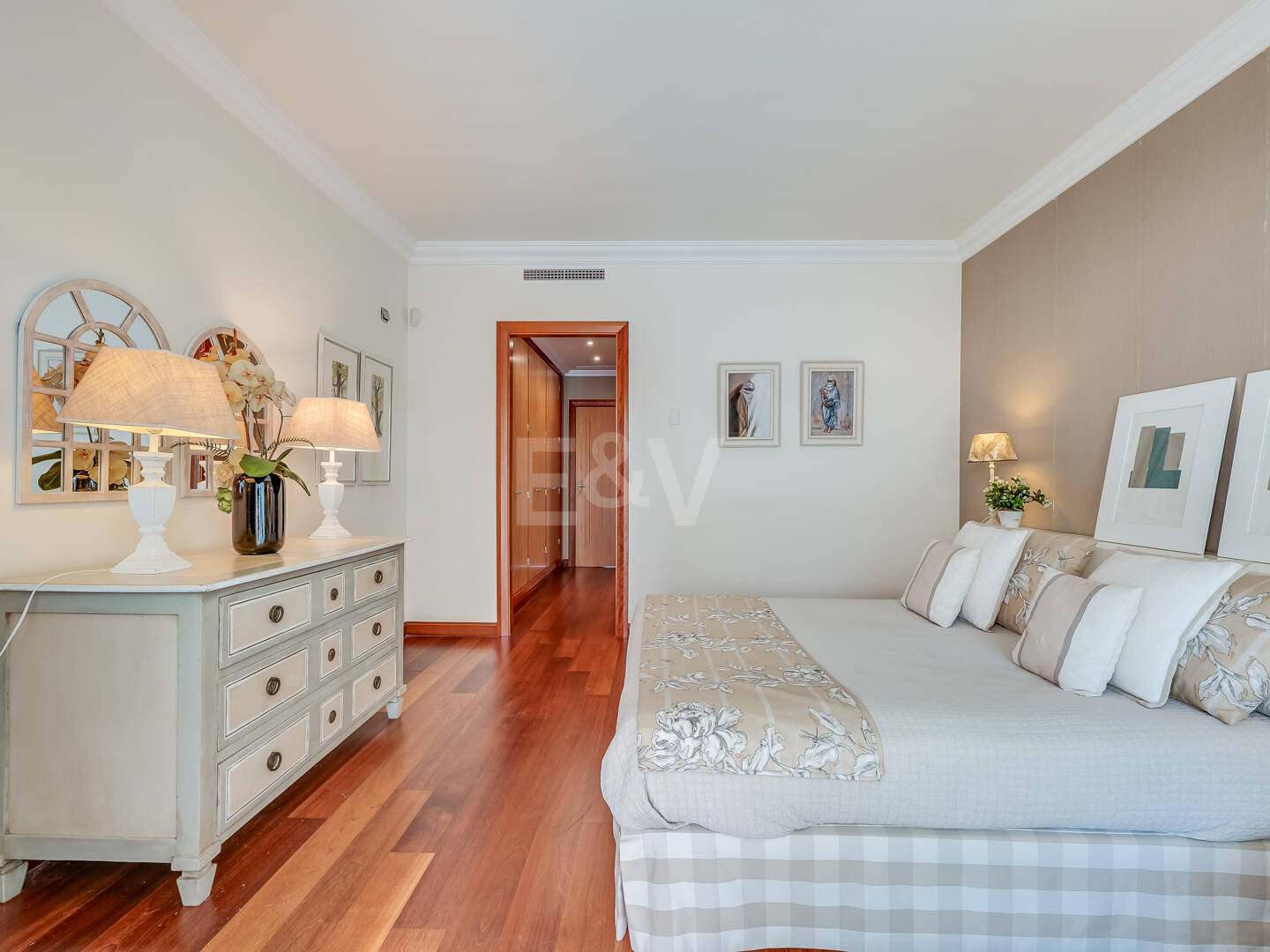 Zeitloses Apartment in einem luxuriösen Komplex in Puerto Banús