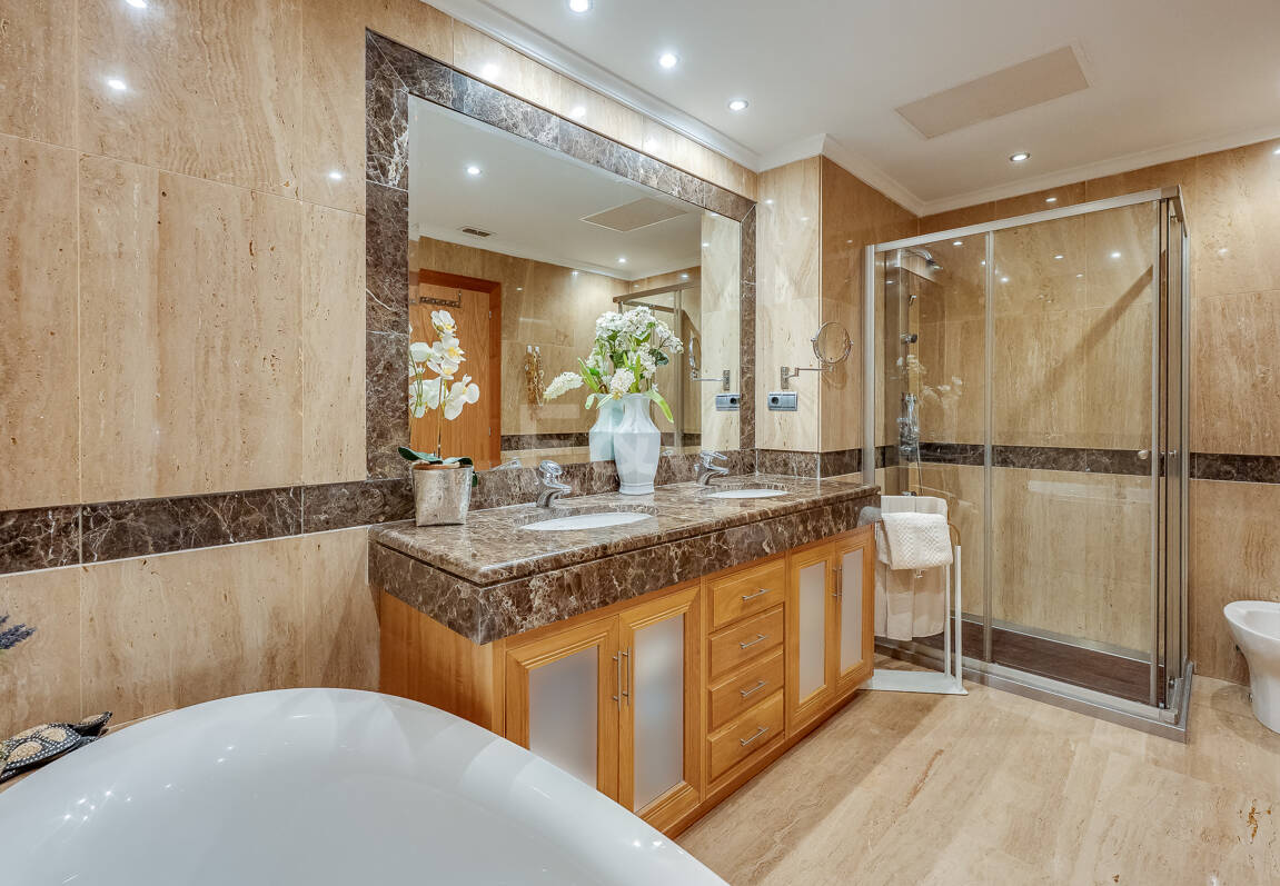 Zeitloses Apartment in einem luxuriösen Komplex in Puerto Banús