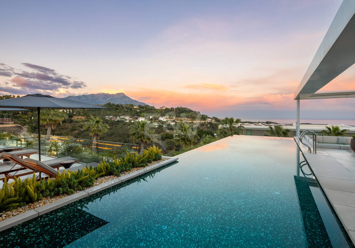 Retraite de vue sur la mer moderne dans le prestigieux El Madroñal