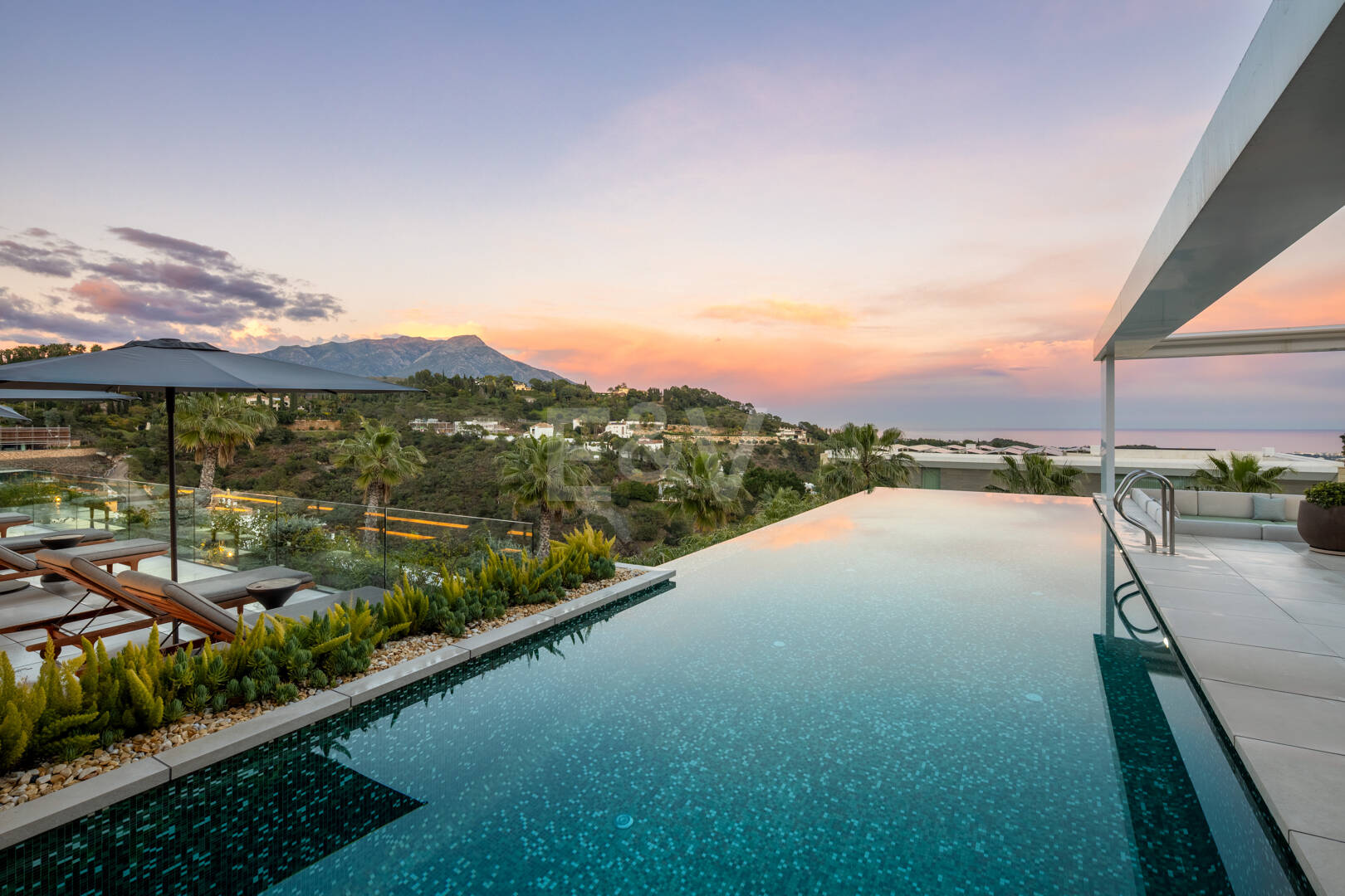 Modern Sea View Retreat in Prestigious El Madroñal