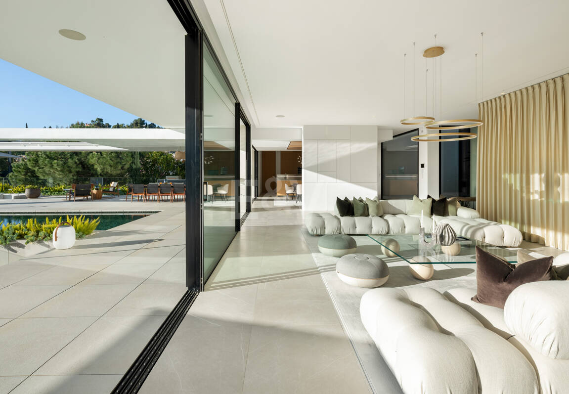 Modern Sea View Retreat in Prestigious El Madroñal