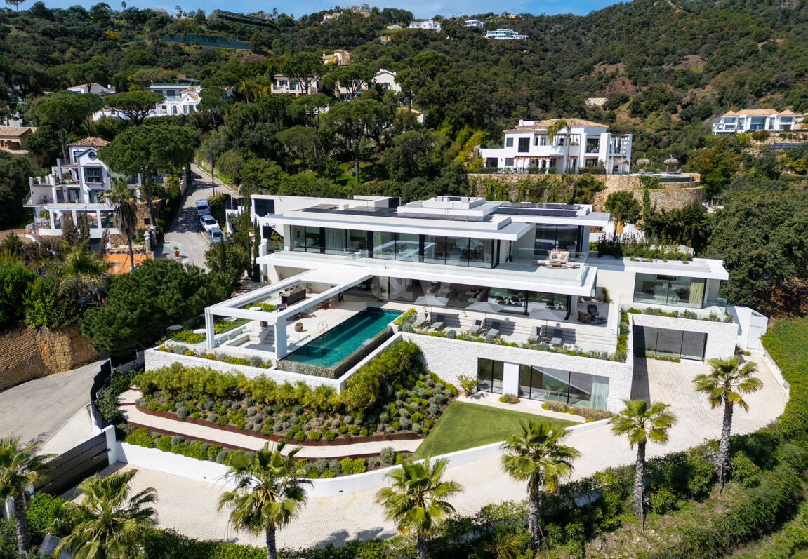 Modern Sea View Retreat in Prestigious El Madroñal