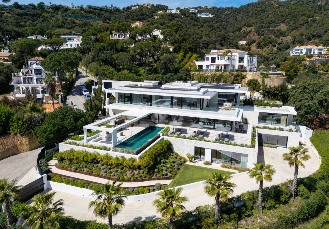 Retraite de vue sur la mer moderne dans le prestigieux El Madroñal