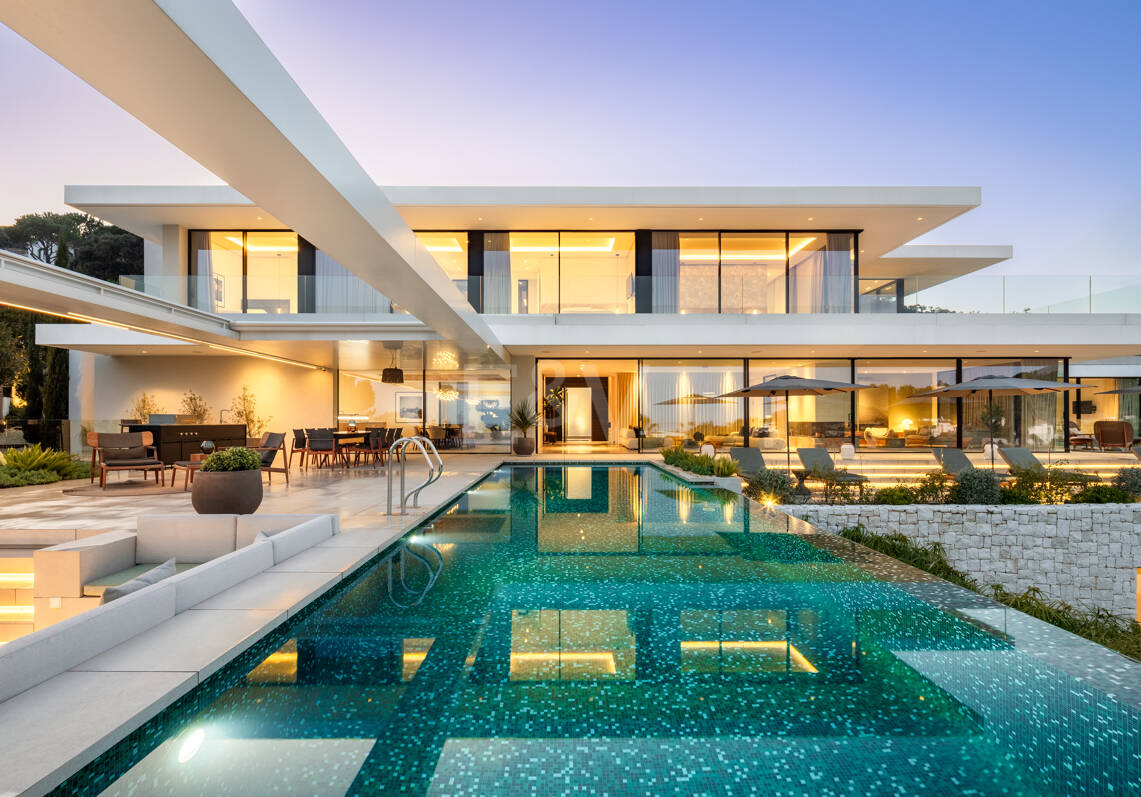 Retraite de vue sur la mer moderne dans le prestigieux El Madroñal