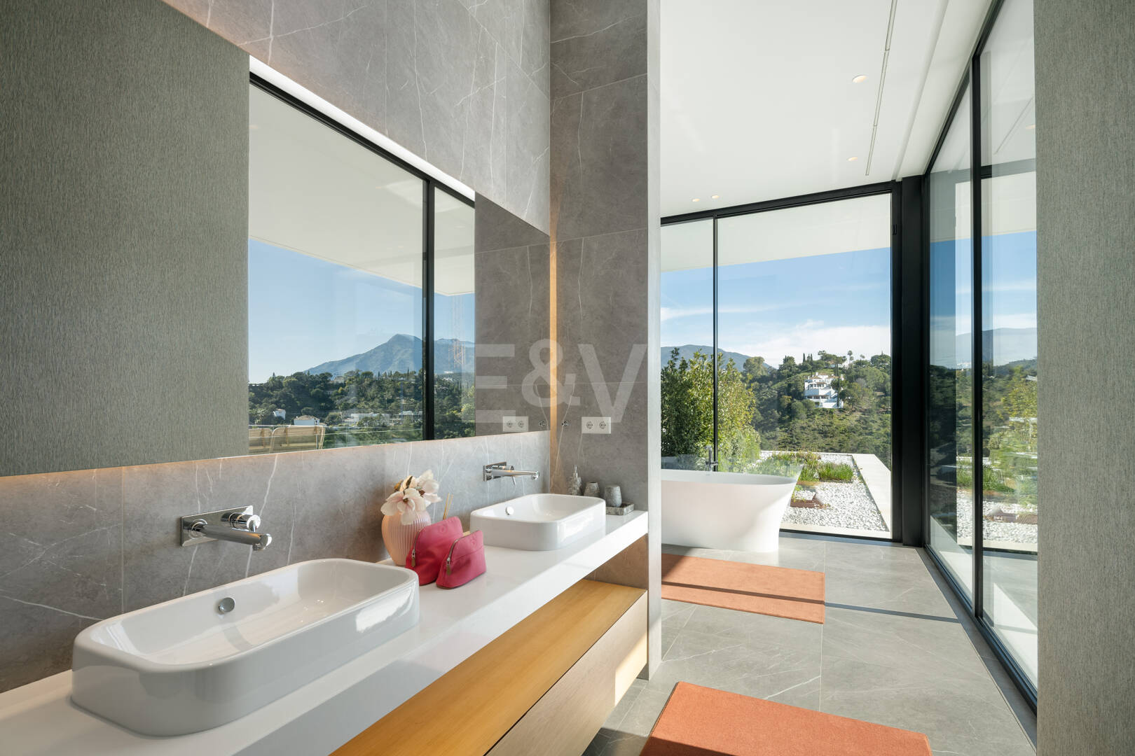 Modern Sea View Retreat in Prestigious El Madroñal