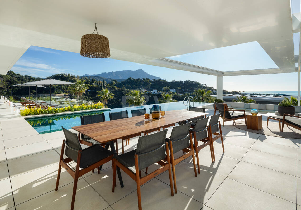 Retraite de vue sur la mer moderne dans le prestigieux El Madroñal
