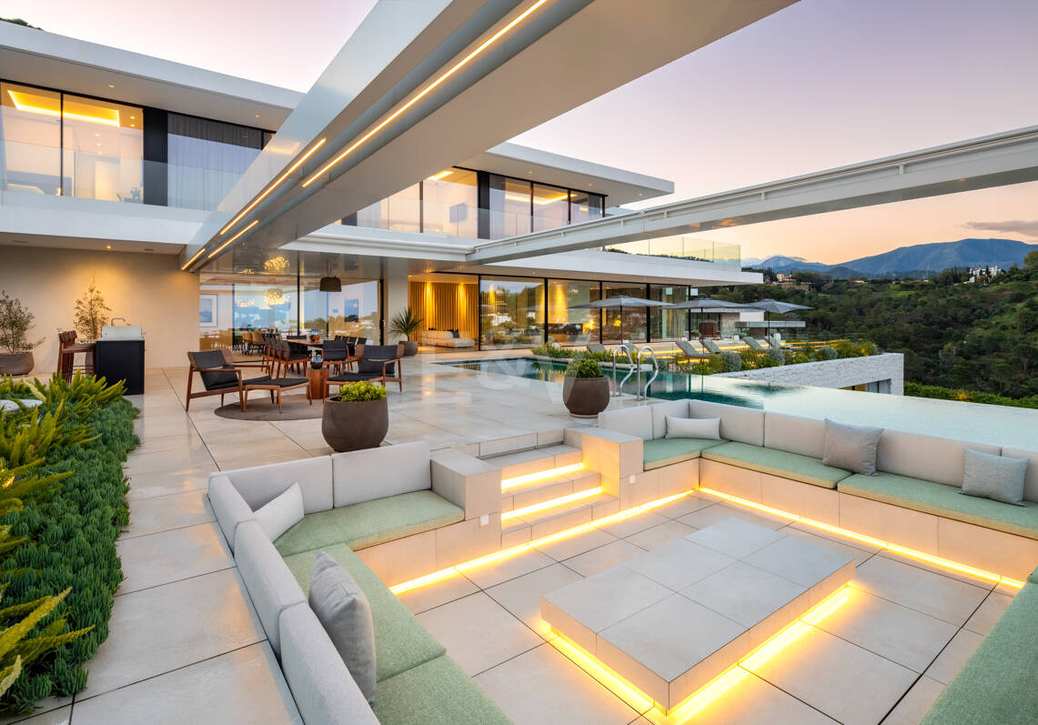 Retraite de vue sur la mer moderne dans le prestigieux El Madroñal