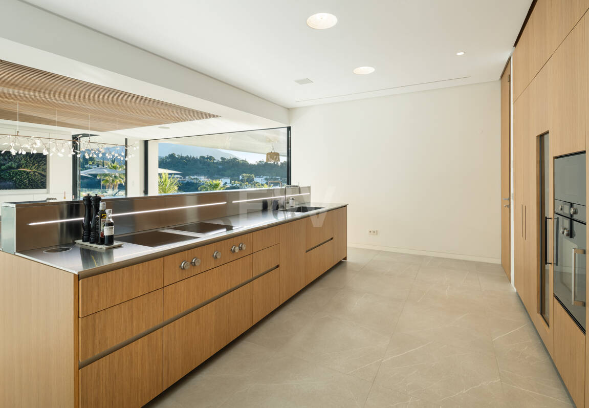 Modern Sea View Retreat in Prestigious El Madroñal