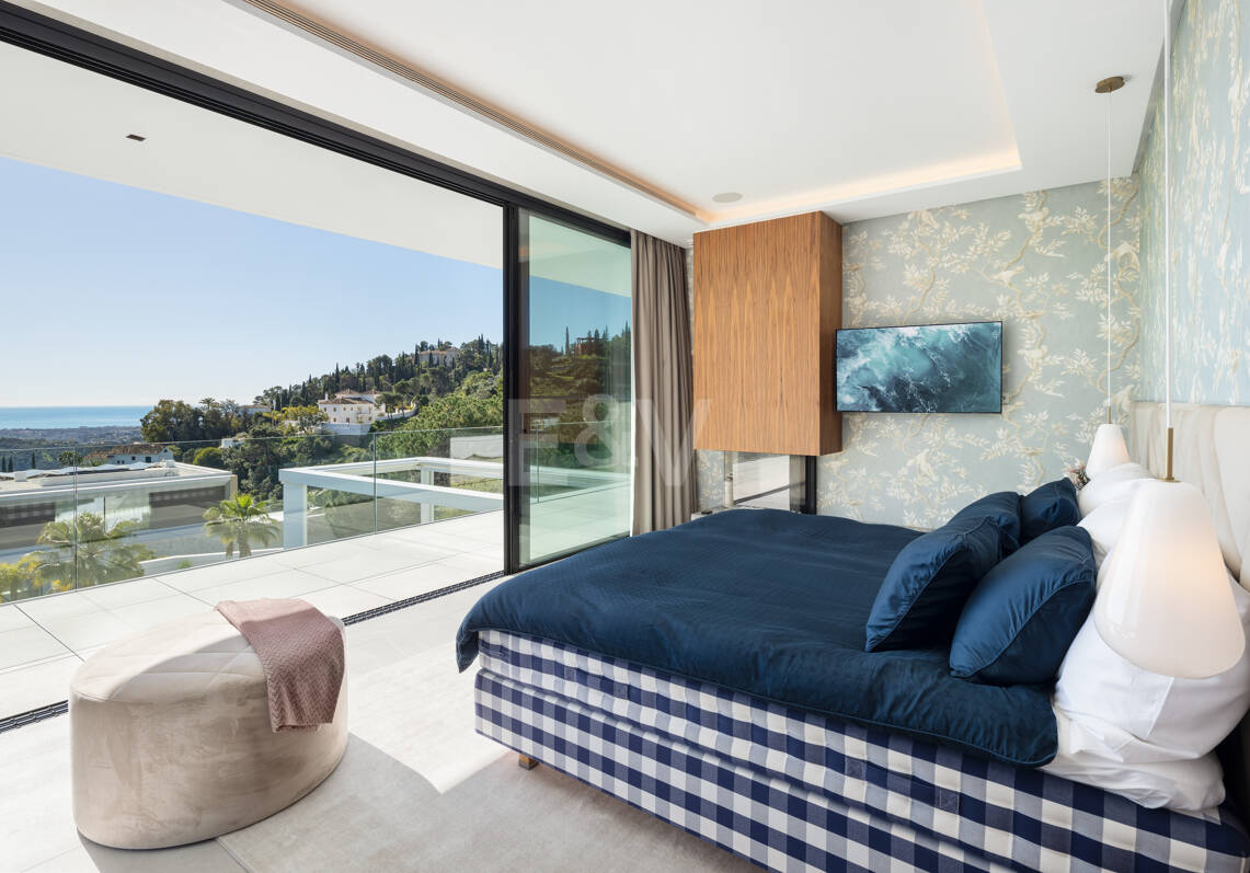 Retraite de vue sur la mer moderne dans le prestigieux El Madroñal