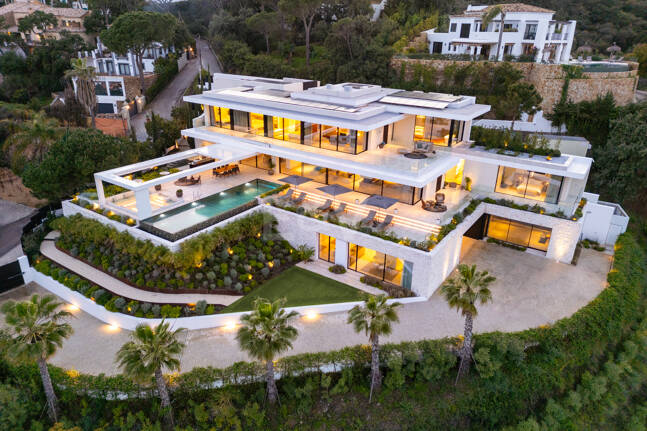 Modern Sea View Retreat in Prestigious El Madroñal