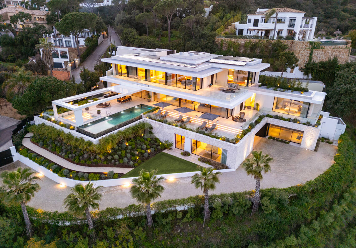 Retraite de vue sur la mer moderne dans le prestigieux El Madroñal