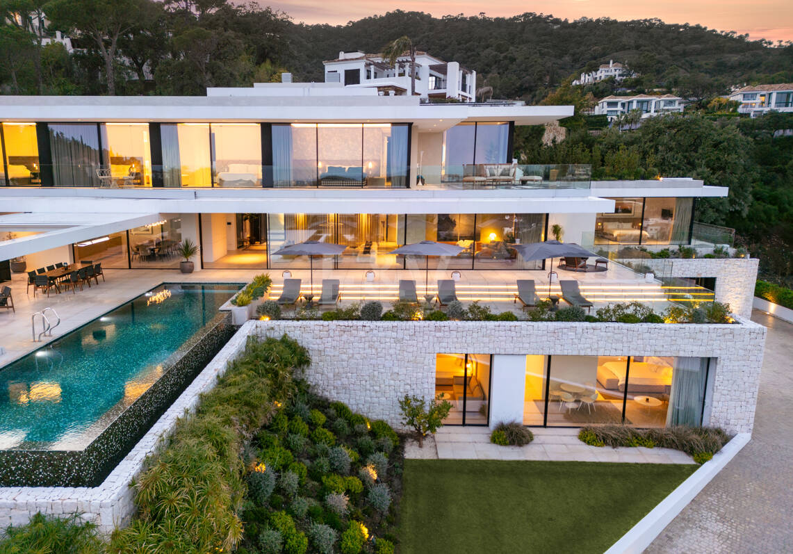 Retraite de vue sur la mer moderne dans le prestigieux El Madroñal
